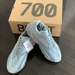 Yeezy Boost 700 authentic new with tags adidas